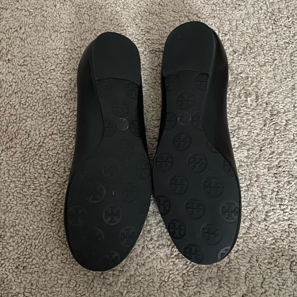 Tory Burch Reva Black / Gold Flats Size 6 - Picture 6 of 7